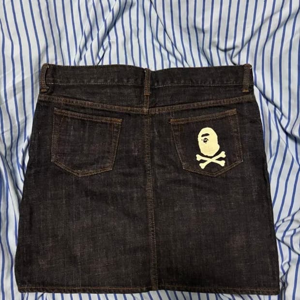 베이프 데님 진청 스커트