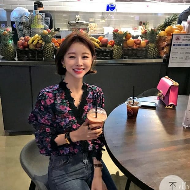 중고 ) 임블리 블리데이 블라우스