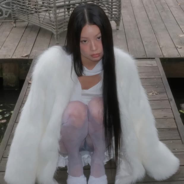 플레어업 퍼 자켓 화이트