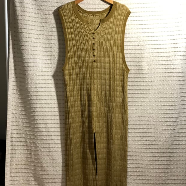 레이 빔즈 울 혼방 민소매 머스터드 니트 스웨터 롱 원피스