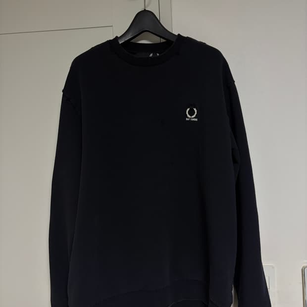 프레드페리 라프시몬스 맨투맨 M