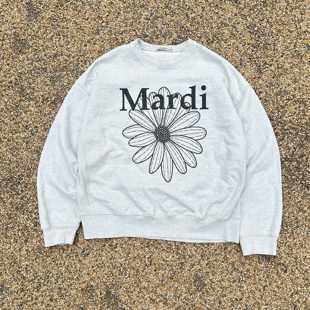 마르디 메크르디 그레이 플라워 맨투맨