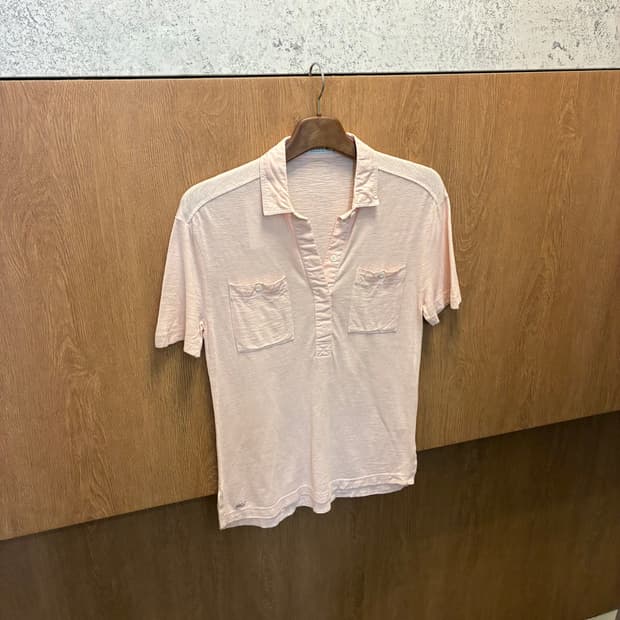 라코스테 반팔 티셔츠 오픈 카라 더블 포켓 버튼 디테일 핑크 k532