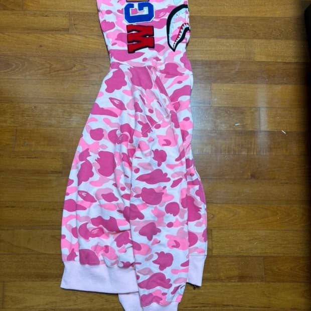 베이프 맛 핑크 카모 상어 후드 집업