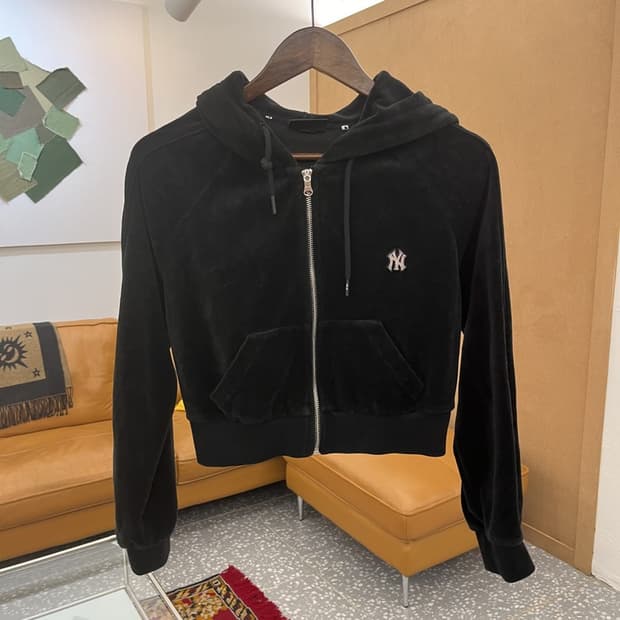 MLB 뉴욕양키스 벨벳 크롭 후드집업 85 C05714