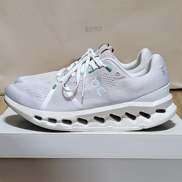 온러닝 285 클라우드 서퍼 펄 아이보리