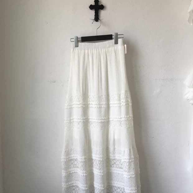 Lace layer long skirt