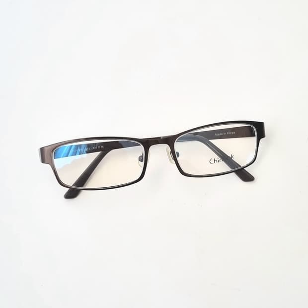 데드스탁 무드의 정석, 스퀘어 안경테 617