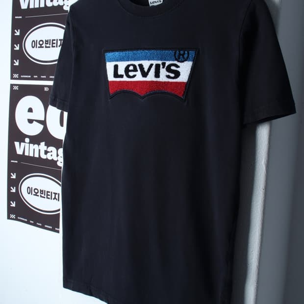 W(S-M) 리바이스 반팔 티셔츠 Y2K 빅로고 블랙-H35675