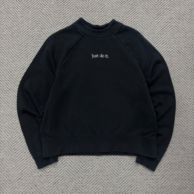 나이키 저스트두잇 맨투맨 v2247