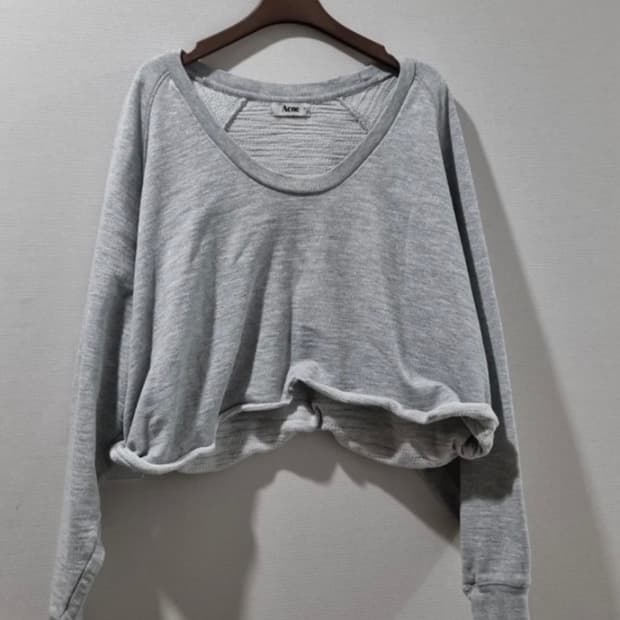 아크네스튜디오 맨투맨 