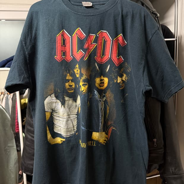 Vintage AC/DC highway to hell t-shirts