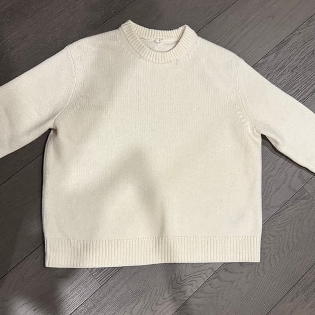 아르켓 헤비 니트 라운드 아이보리 울 스웨터 L 팝니다