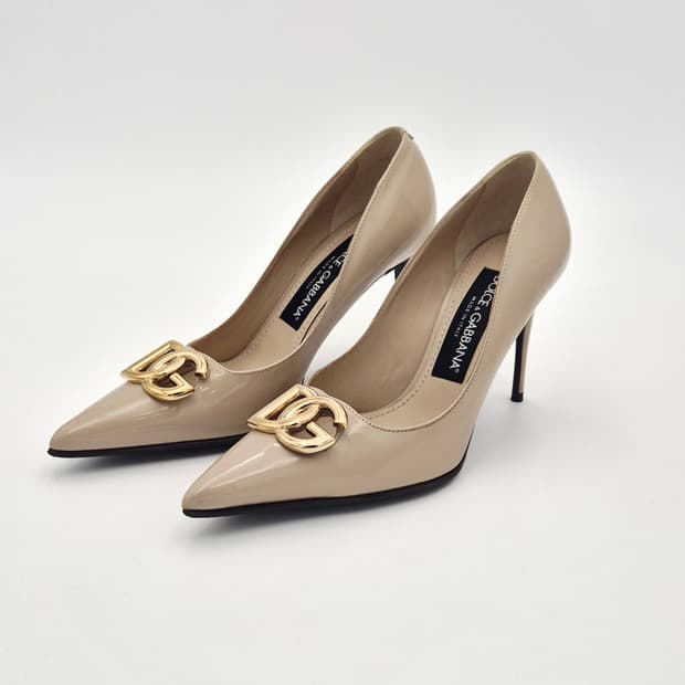 돌체앤가바나 DG 로고 페이던트 펌프스 힐 35.5 베이지