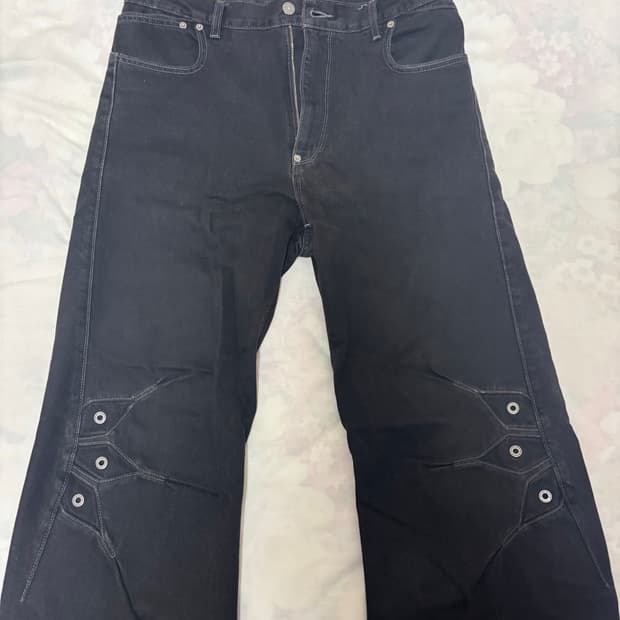 [33] 키코 코스타디노브 리바이스 흑청