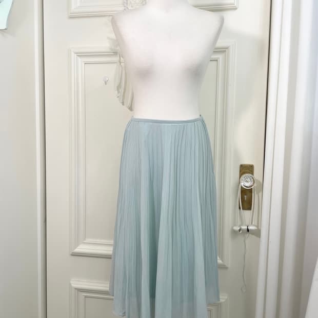 sheer mint pleats pure skirt(size-38)