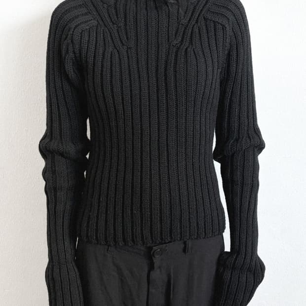 요지야마모토 라나 울 맥시슬리브 크롭 니트