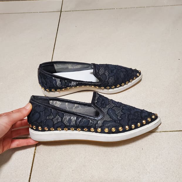 [245] 슈콤마보니 레이스 단화