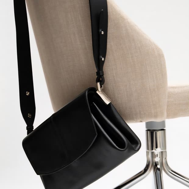 킨더살몬 레이아 플리츠백 레이아백 가방 숄더백 kindersalmon