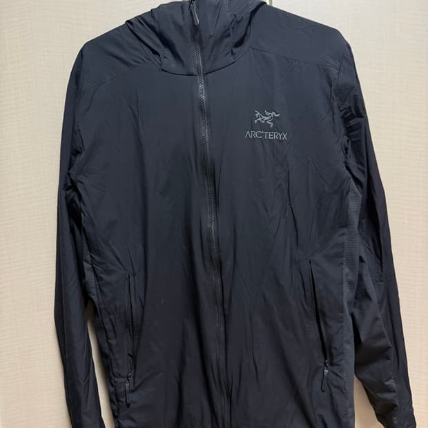 아크테릭스 아톰SL 후디 블랙