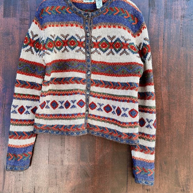 노르딕(Nordic) 스타일의 니트 가디건