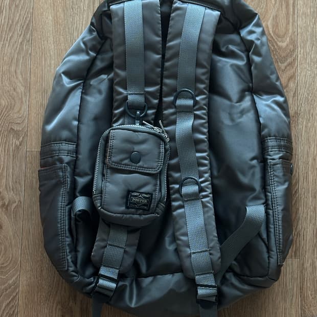 요시다포터 탱커 데이팩 백팩 실버그레이