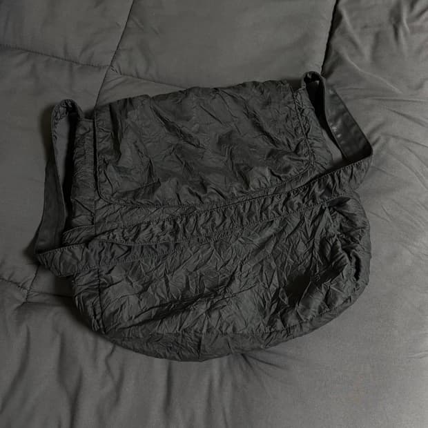 해칭룸 투페이스 백 링클 블랙