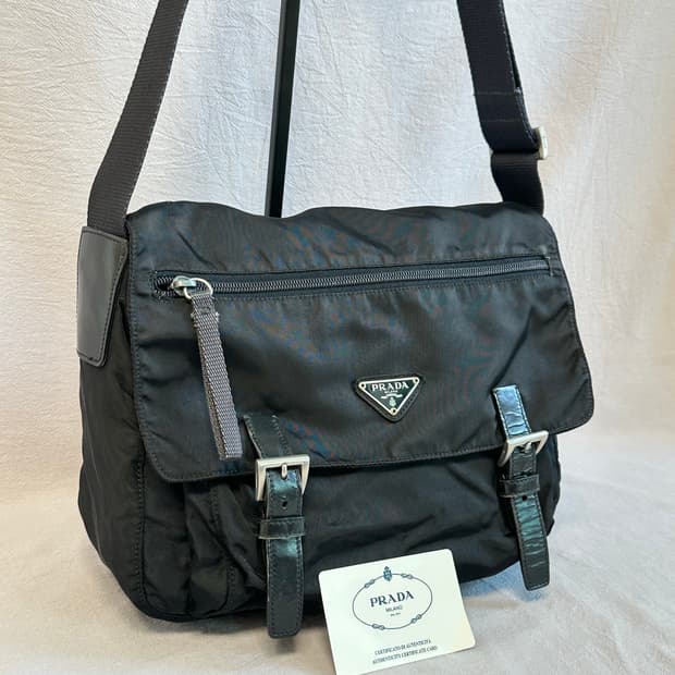 프라다 나일론 포코노 크로스백 메신저백(개런티카드)