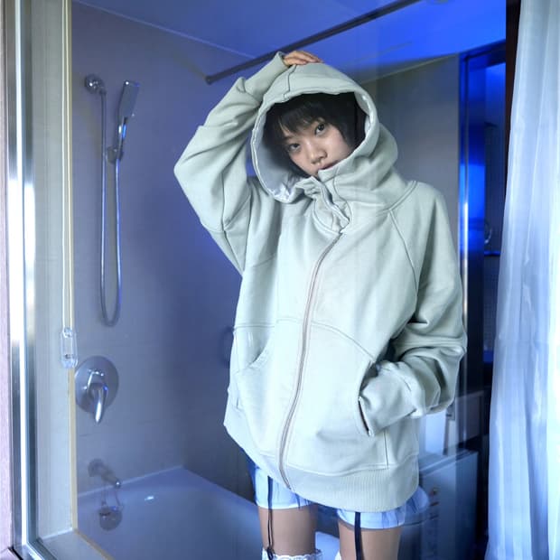 EGGSHELL HOODIE JK IN SAGE GREEN