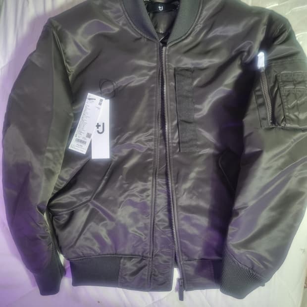 유니클로 +J 질샌더 ma-1 마원 패딩 카키 s사이즈 팝니다