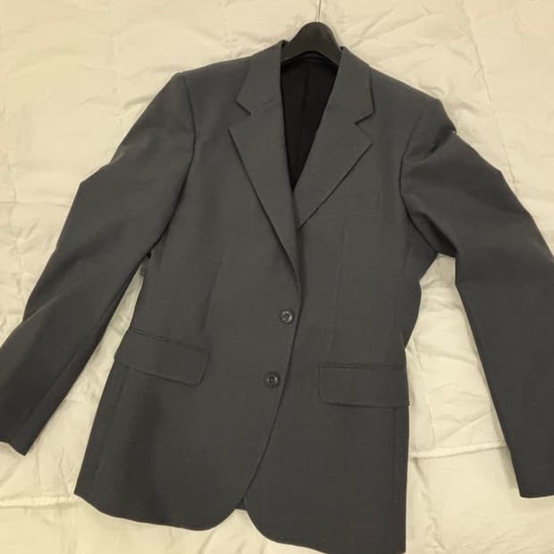 르메르 싱글브레스티드 자켓 50사이즈 판매합니다.