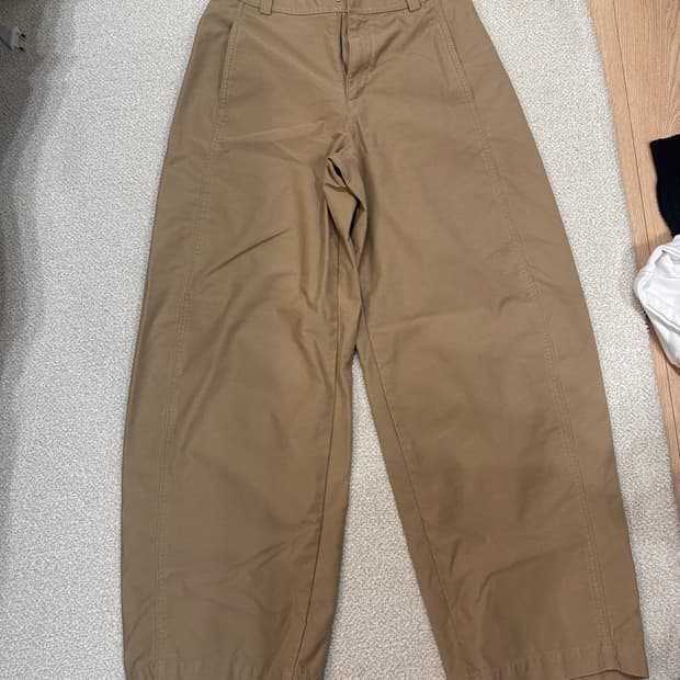 유니클로 저지배럴레그팬츠 팝니다