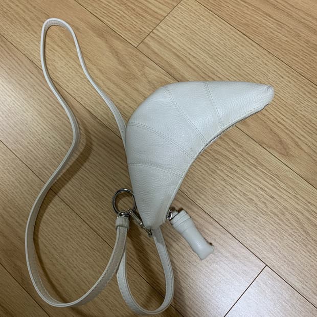 르메르 코인펄스 화이트