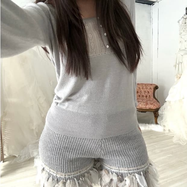 Light gray point knit top 