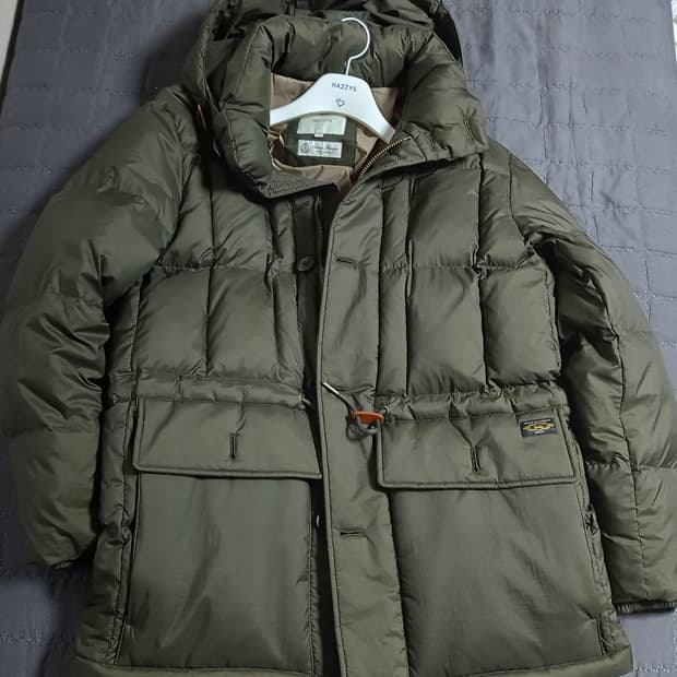 헤지스 카라코람 구스다운 패딩 점퍼 100사이즈 새상품 판매합니다.