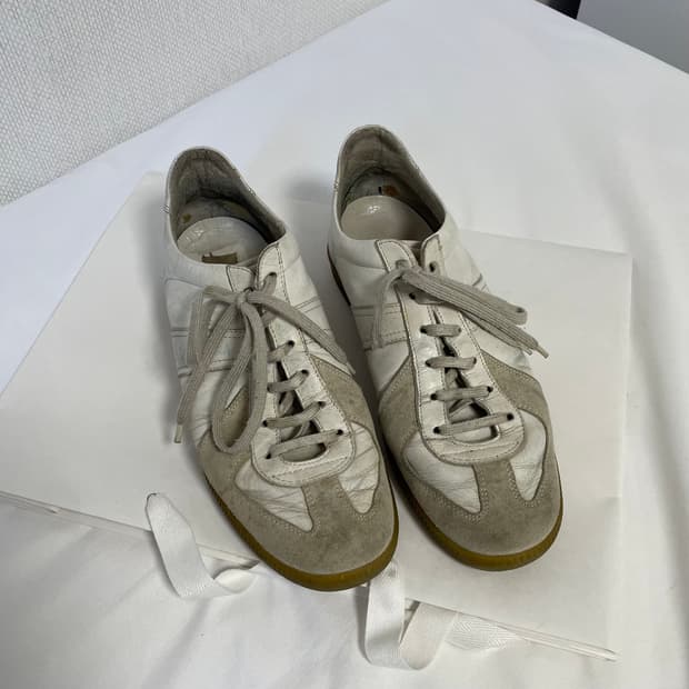 마르지엘라 그래피티 독일군 