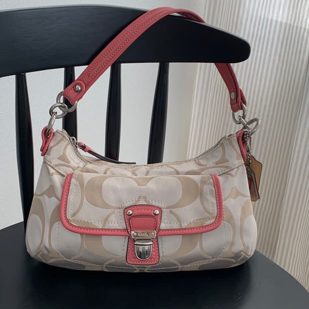 🩷 Coach pink ivory shoulder bag