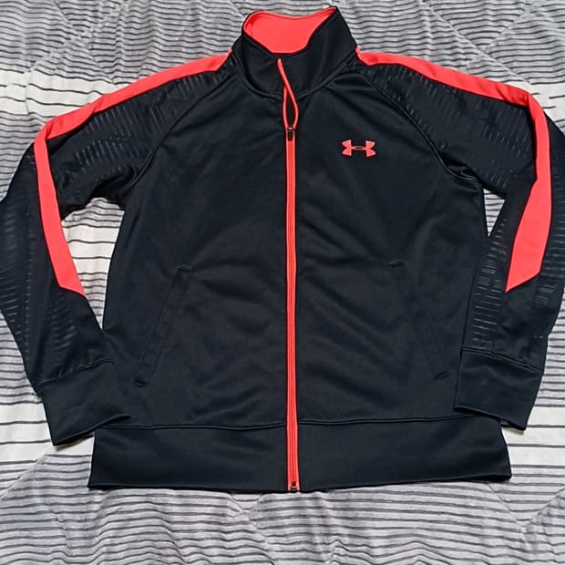 언더아머 저지 100 가슴54 기장67