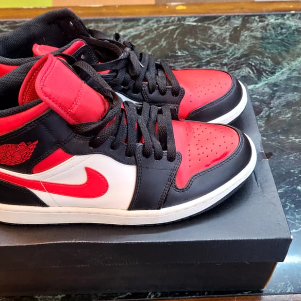 나이키 에어조던 미드1 블랙 파이어레드 275