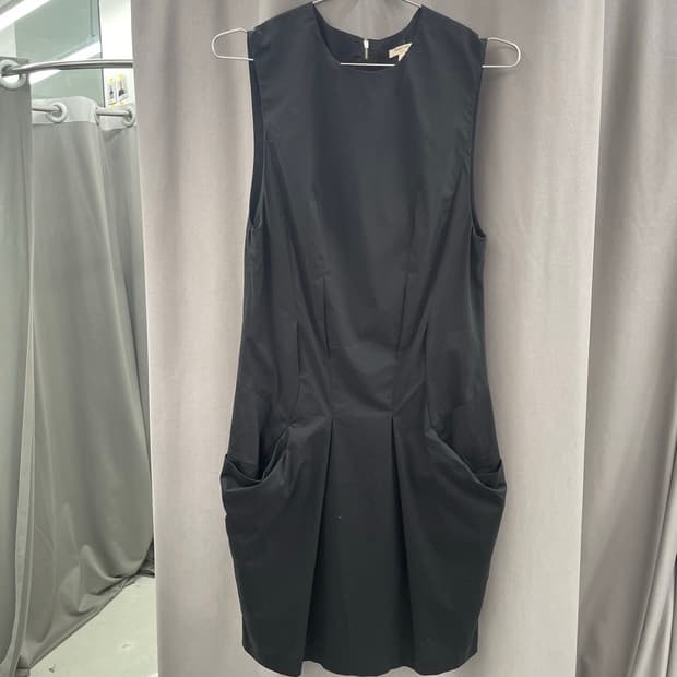 헬뮤트랭 밑단 셔링 원피스