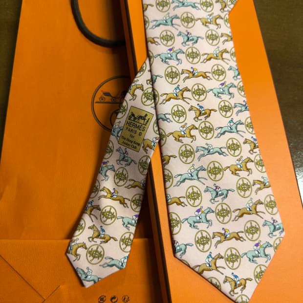 에르메스 HERMES 홍콩 자키 클럽 기수 패턴 실크 넥타이 핑크