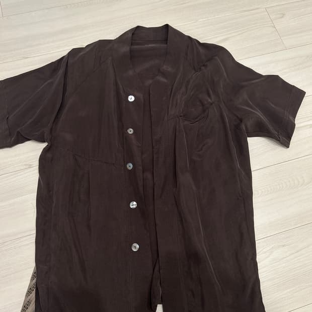 xlim ep.5 02 shirt 브라운 1 사이즈입니다.