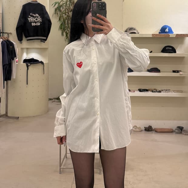 꼼데가르송 플레이 하트 로고 셔츠 