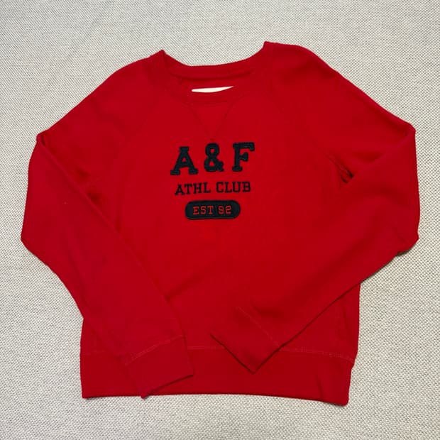 아베크롬비 A&F 레드 맨투맨