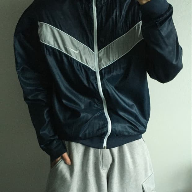 Nike 나이키 실버 배색 바람막이
