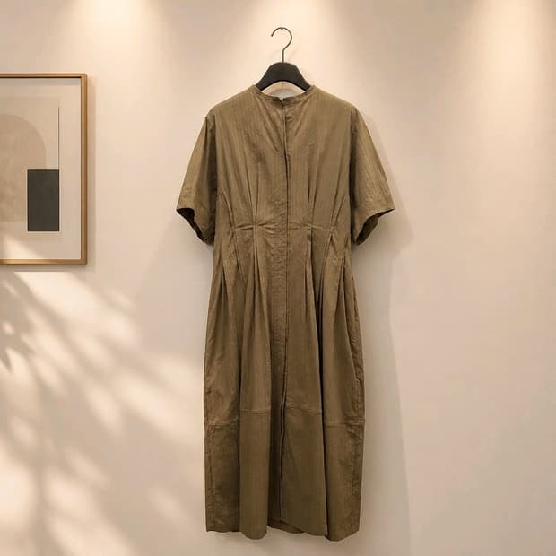 한섬 래트바이티 2024 핀턱 플레어 롱 원피스 82-94-160사이즈