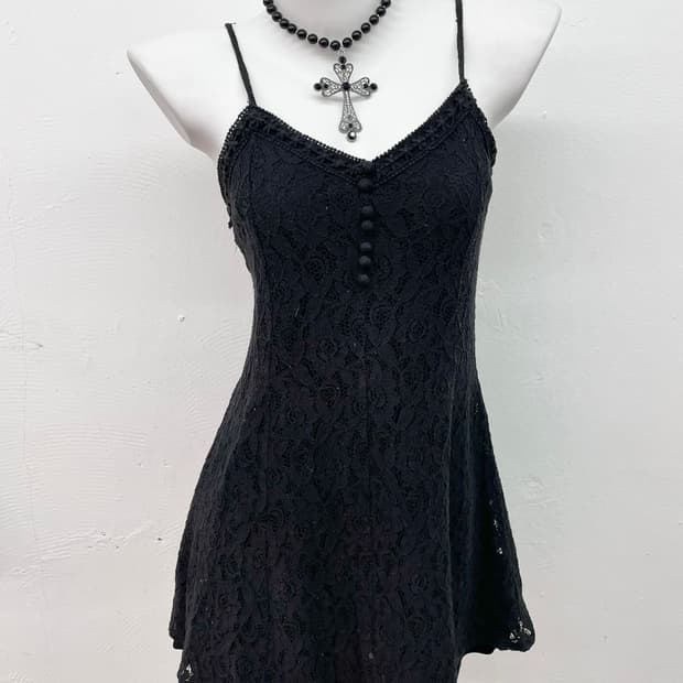 블랙 레이스 버튼 원피스