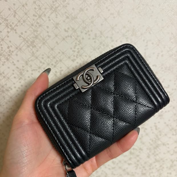 샤넬 보이 은장 지퍼돌이 카드지갑 (캐비어)