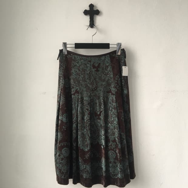 Ornament pattern skirt