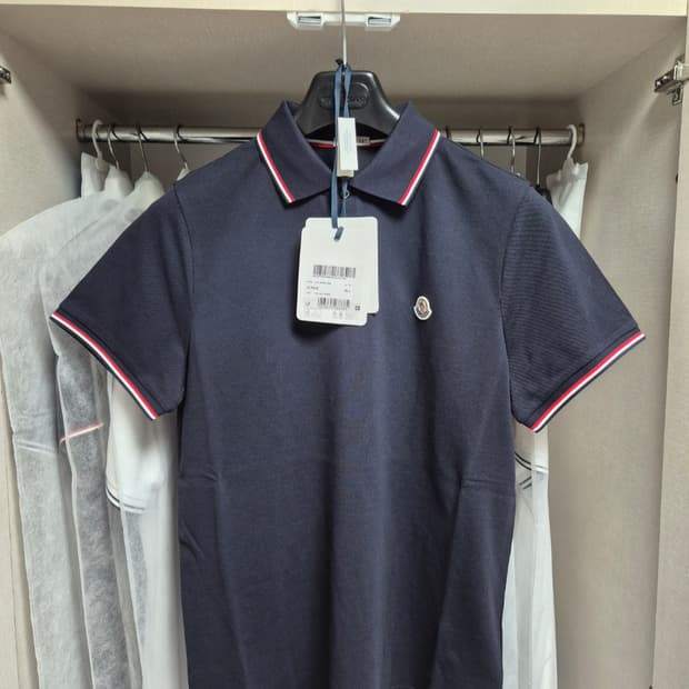 새상품 미시착 몽클레어 카라반팔티 100-L